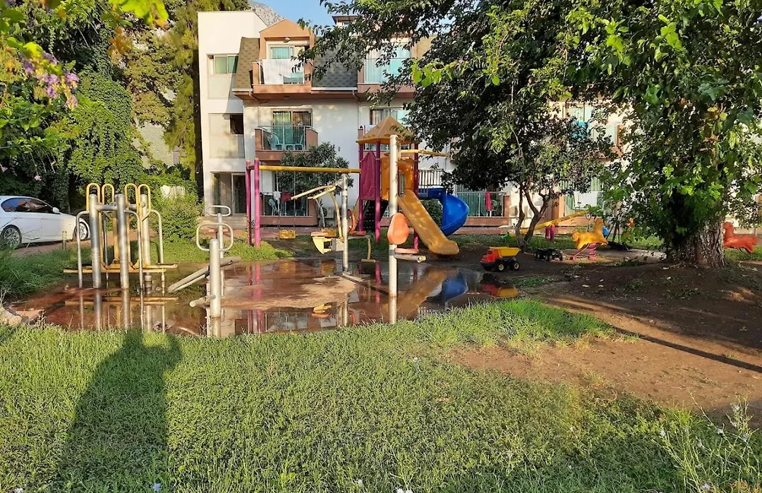 Omorfi Garden Resort-1